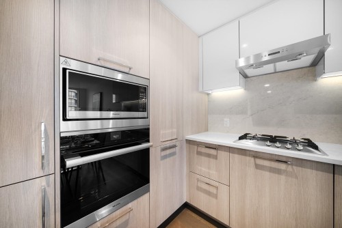 806-3280 Corvette Way, Richmond, BC 