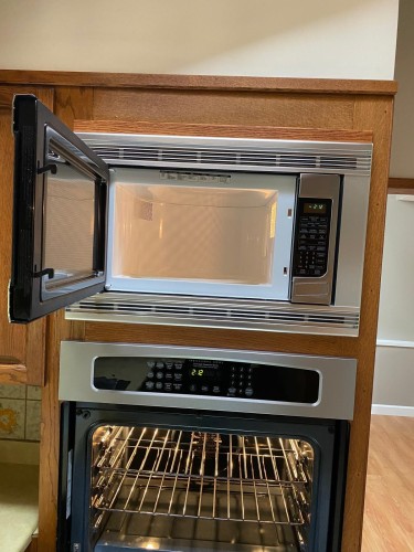 1209 Crest Court, Coquitlam, BC 