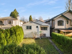 5556 Earles Street  Vancouver, BC V5R 3S1