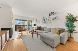 301-1352 10th Avenue W Vancouver, BC V6H 1J6