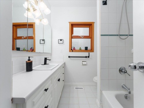 868 Prospect Avenue, North Vancouver, BC 