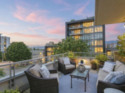 1576 8 Street W Vancouver, BC V6J 4R8