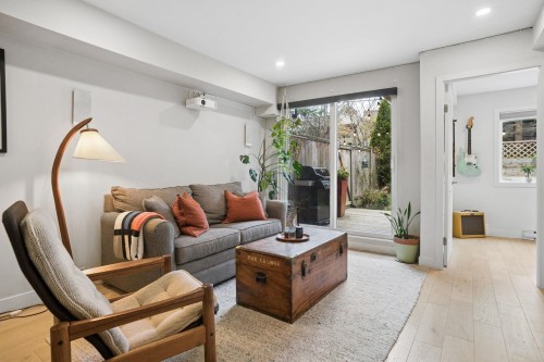 101-1099 Broadway E, Vancouver, BC 