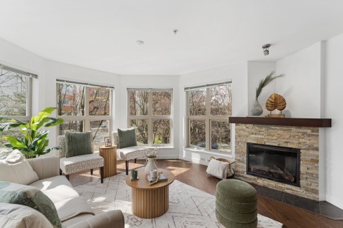 206-1468 St. Andrews Avenue  North Vancouver, BC V7L 0A8