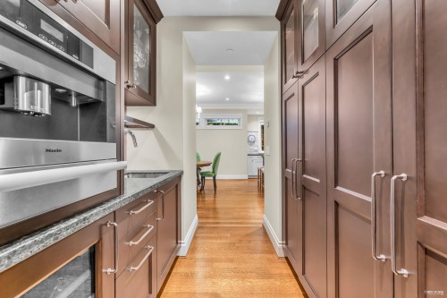 4358 Erwin Drive, West Vancouver, BC 