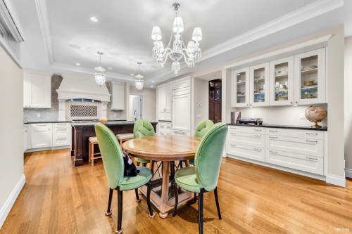 4358 Erwin Drive, West Vancouver, BC 