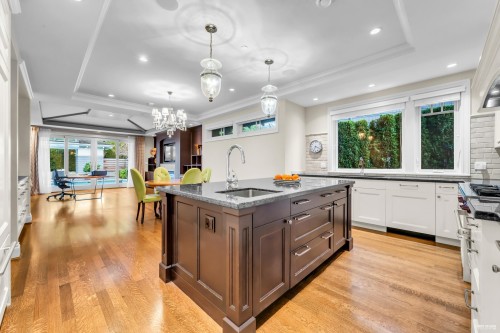 4358 Erwin Drive, West Vancouver, BC 