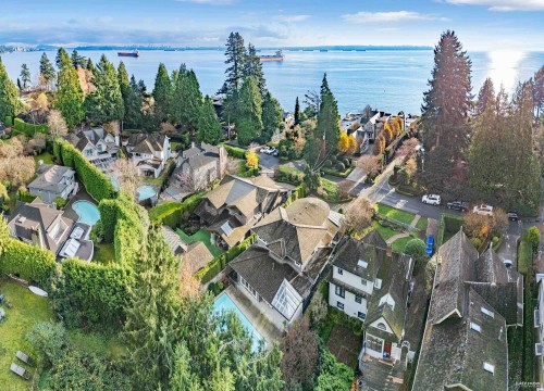 4358 Erwin Drive, West Vancouver, BC 