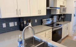 10-2118 Eastern Avenue  North Vancouver, BC V7L 3G3