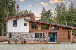 528 Aya Reach Road Mayne Island, BC V0N 2J1
