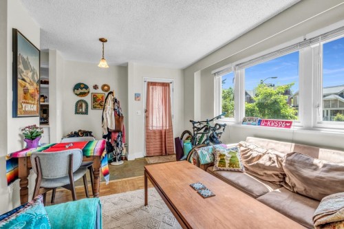2575 3Rd Avenue W, Vancouver, BC 
