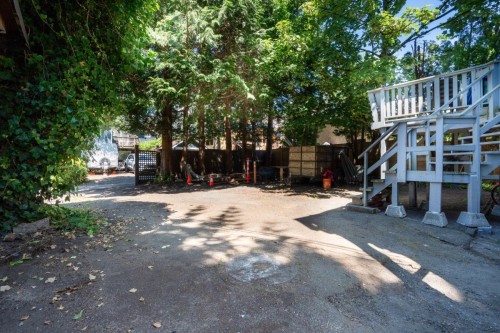 2575 3Rd Avenue W, Vancouver, BC 