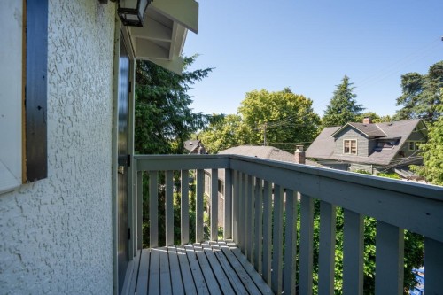 2575 3Rd Avenue W, Vancouver, BC 