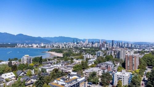 2575 3Rd Avenue W, Vancouver, BC 
