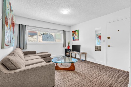 2575 3Rd Avenue W, Vancouver, BC 
