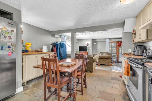 2575 3Rd Avenue W, Vancouver, BC 