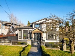 7626 Hedley Avenue Burnaby, BC V5E 2R3