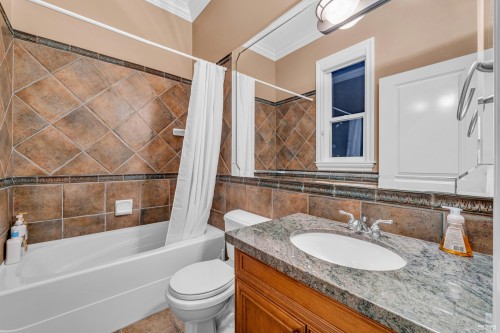 2398 Constantine Place, West Vancouver, BC 