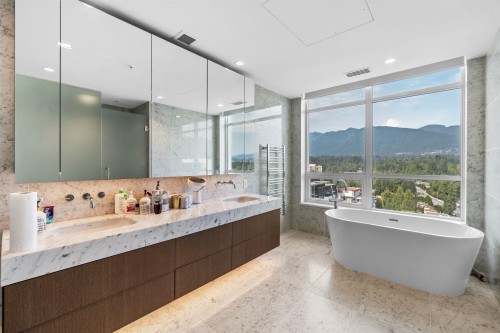 2201-1632 Lions Gate Lane, North Vancouver, BC 