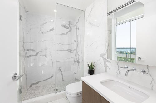 2201-1632 Lions Gate Lane, North Vancouver, BC 