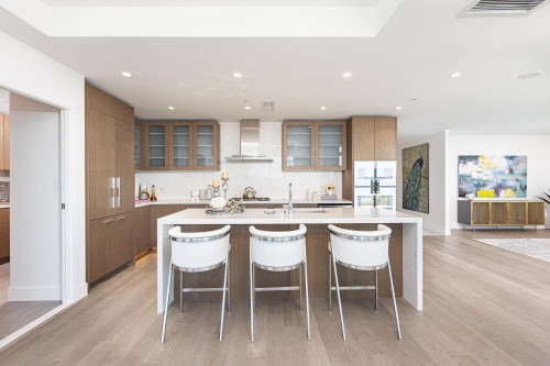 2201-1632 Lions Gate Lane, North Vancouver, BC 