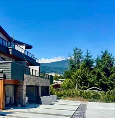 B2G1-464 Eaglecrest Drive, Gibsons, BC 