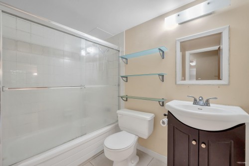 207-7291 Moffatt Road, Richmond, BC 
