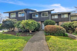 802-555 28th Street WNorth Vancouver, BC V7N 2J7