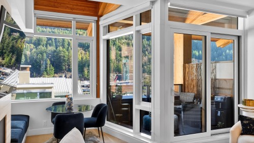 506-6687 Nelson Avenue  West Vancouver, BC V7W 2B2