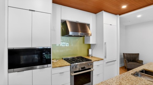 506-6687 Nelson Avenue, West Vancouver, BC 
