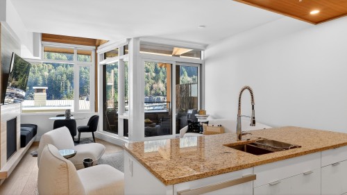 506-6687 Nelson Avenue, West Vancouver, BC 
