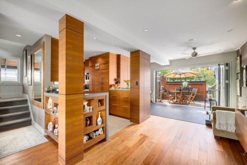 3240 1St Avenue W, Vancouver, BC 