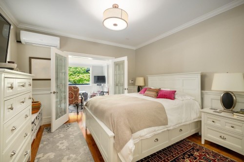 3240 1St Avenue W, Vancouver, BC 