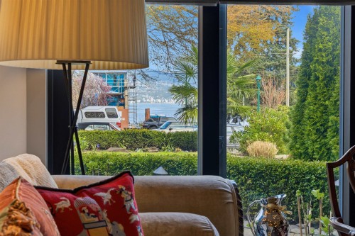 3240 1St Avenue W, Vancouver, BC 