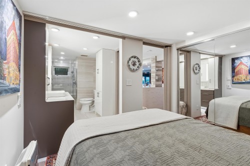 3240 1St Avenue W, Vancouver, BC 