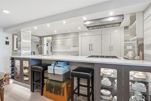 3240 1St Avenue W, Vancouver, BC 