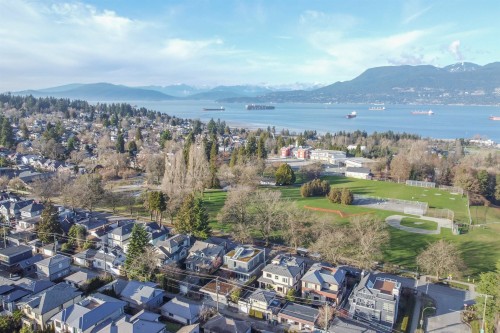 4320 8Th Avenue W, Vancouver, BC 