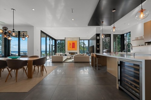 4799 Clovelly Walk, West Vancouver, BC 