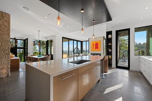 4799 Clovelly Walk, West Vancouver, BC 