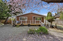 5707 Medusa Street Sechelt, BC V0N 3A0