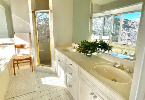 5436 Westhaven Place, West Vancouver, BC 