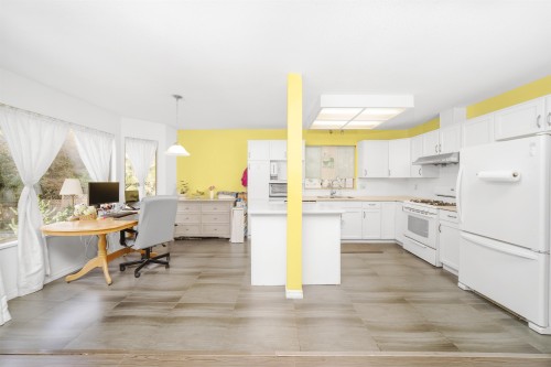 1931 Westview Drive, North Vancouver, BC 