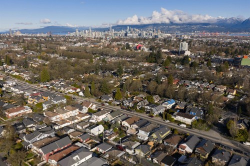1266 King Edward Avenue E, Vancouver, BC 
