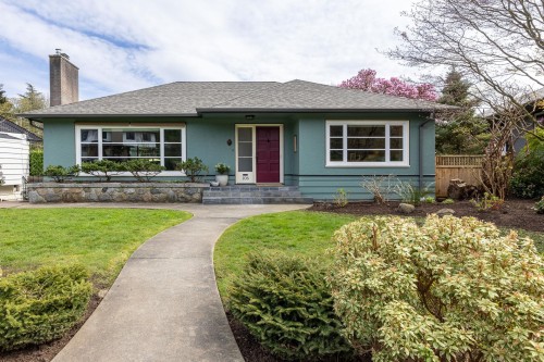 106 College Court  New Westminster, BC V3L 1K9