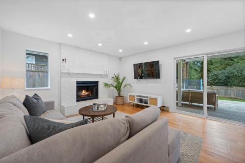 5636 Marine Drive, West Vancouver, BC 