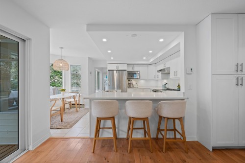 5636 Marine Drive, West Vancouver, BC 