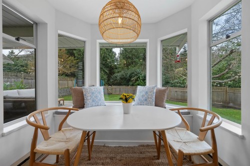 5636 Marine Drive, West Vancouver, BC 