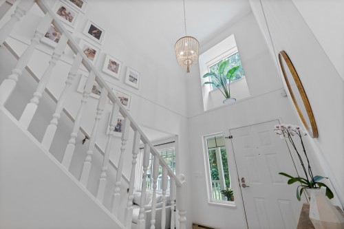 5636 Marine Drive, West Vancouver, BC 