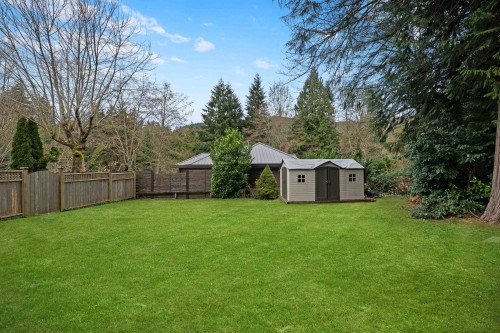 5636 Marine Drive, West Vancouver, BC 