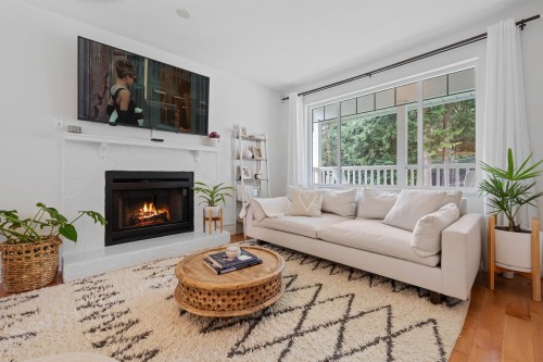 5636 Marine Drive, West Vancouver, BC 